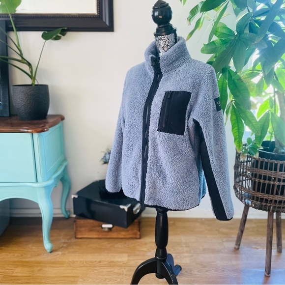 Calvin Klein Hybrid Teddy Fleece Zip Through Jacket in Steele Blue Gray, Size L - Picture 7 of 8